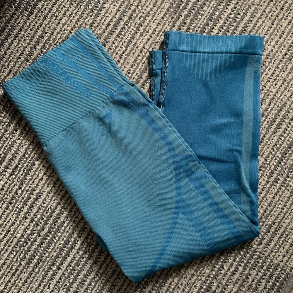 Gymshark ‘Geo’ Seamless Cropped Legging (S) - teal